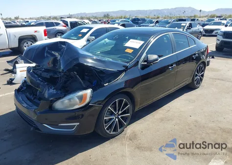 2016 Volvo S60 T5 Drive-E Premier z USA, uszkodzony, nr VIN YV126MFK3G2409237